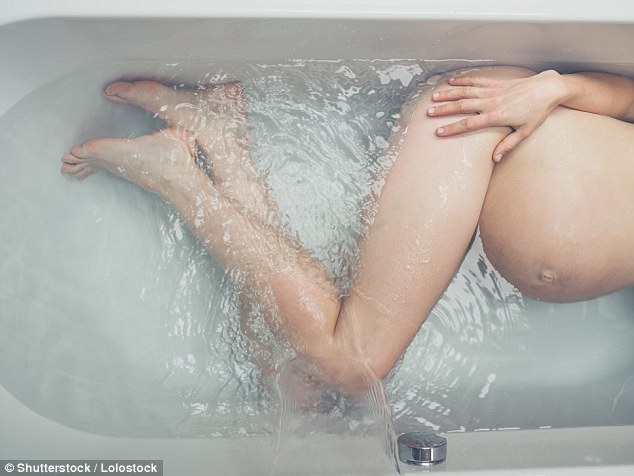 Health professionals recommend mothers-to-be take warm baths, particularly early on in pregnancy, to avoid risk of miscarriage or early birth