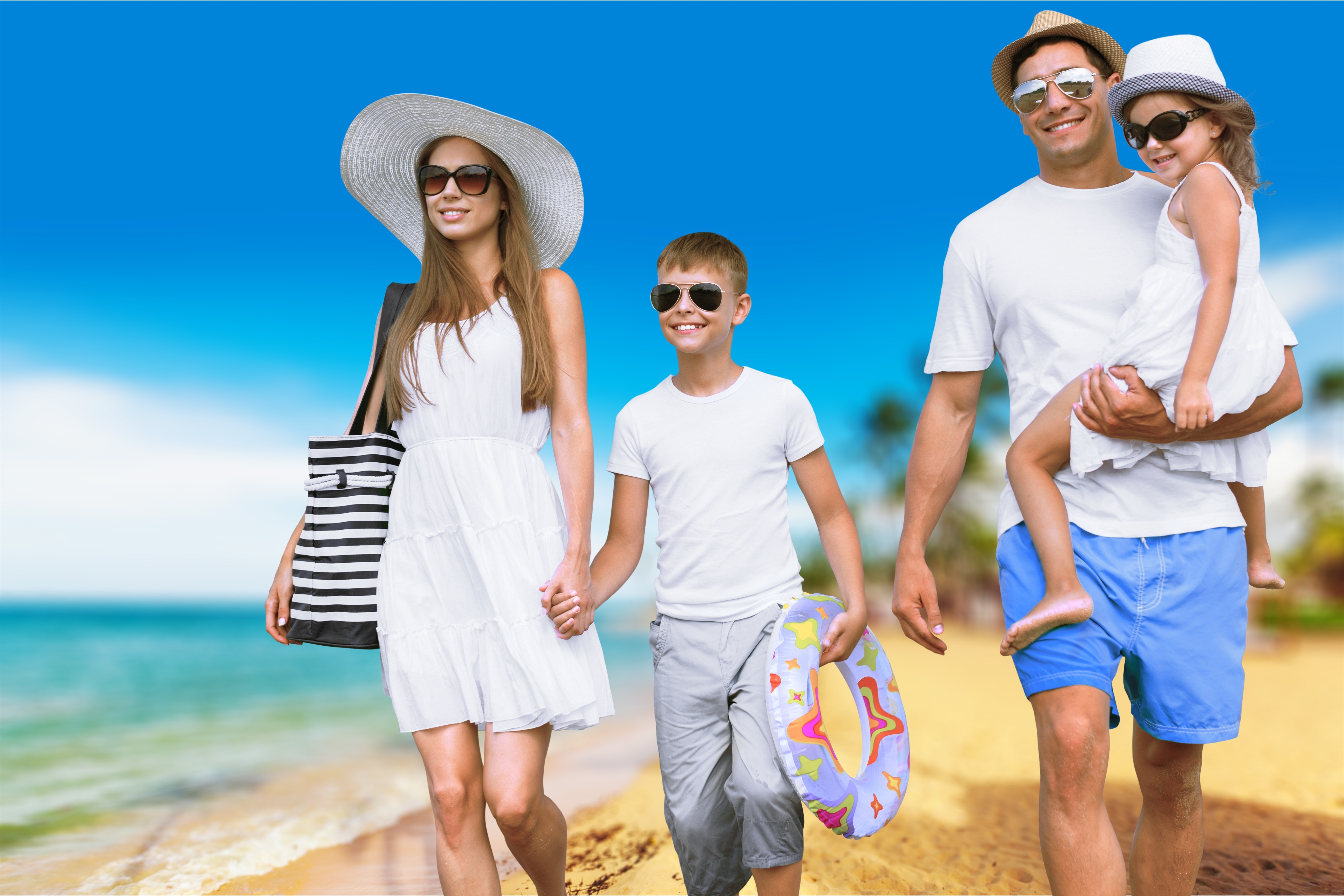 Акция счастливая семья. Летняя одежда. Одежда для всей семьи. Стильная летняя одежда для всей семьи. Семья на море.