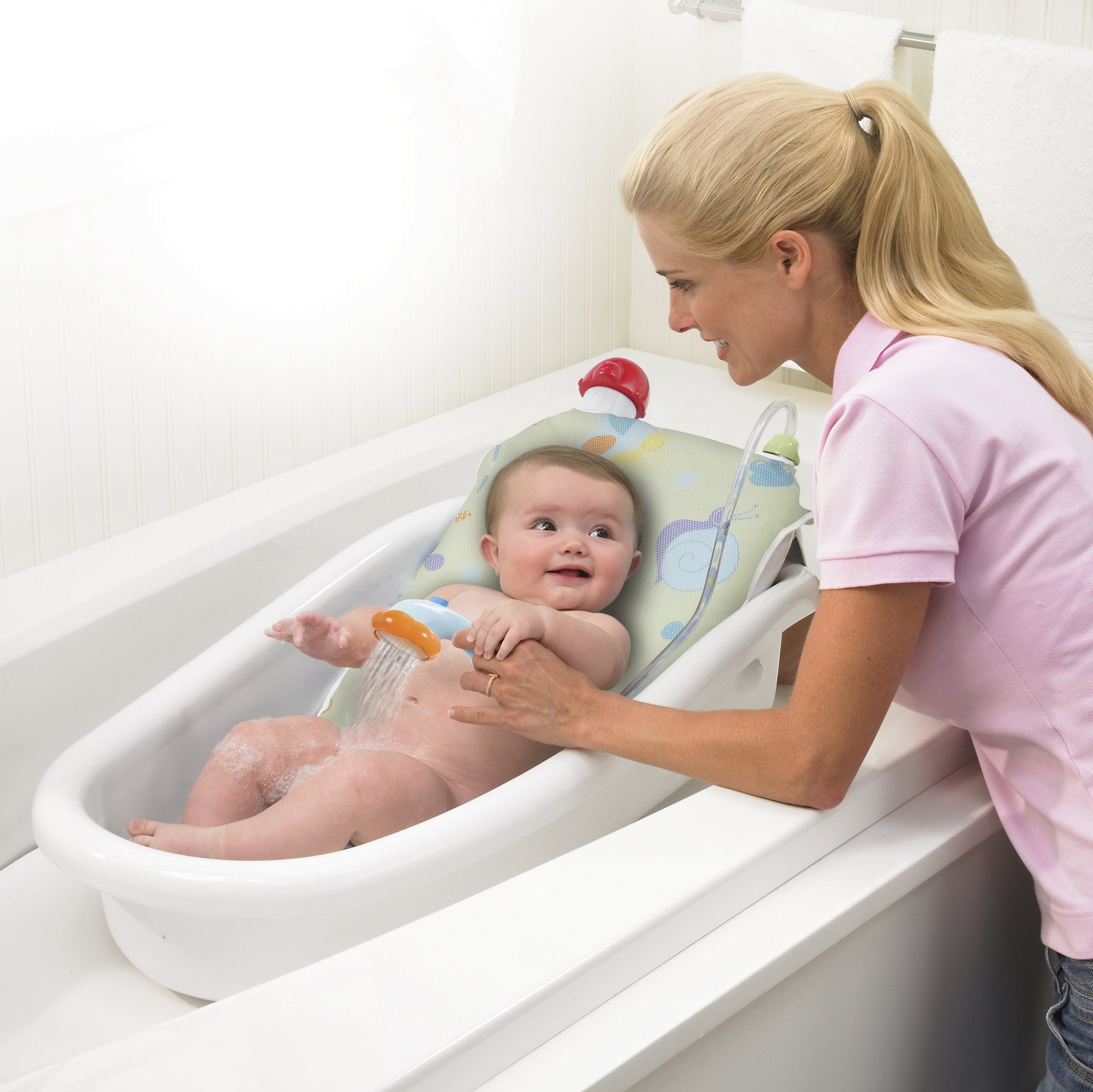 Гигиенический уход за ребенком. Ванна для купания новорожденных. Ванная для ребенка грудного. Гигиеническая ванна новорожденного. Ванночка для подмывания новорожденных.