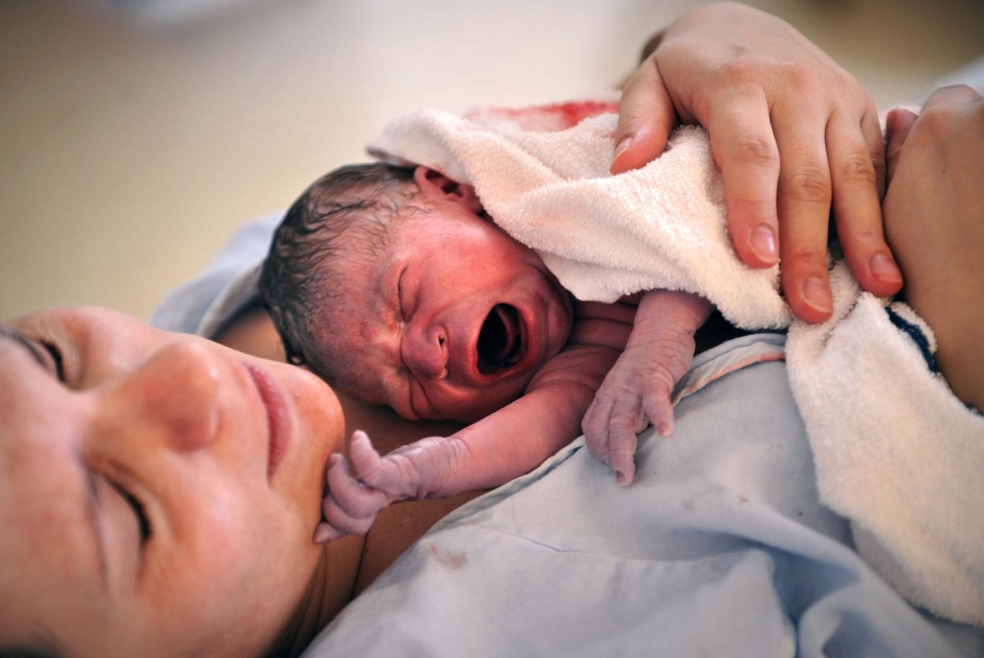 почему нельзя выкладывать фото новорожденных