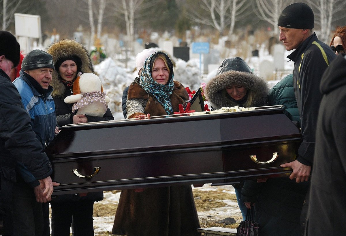 Похороны детей в Кемерово зимняя вишня