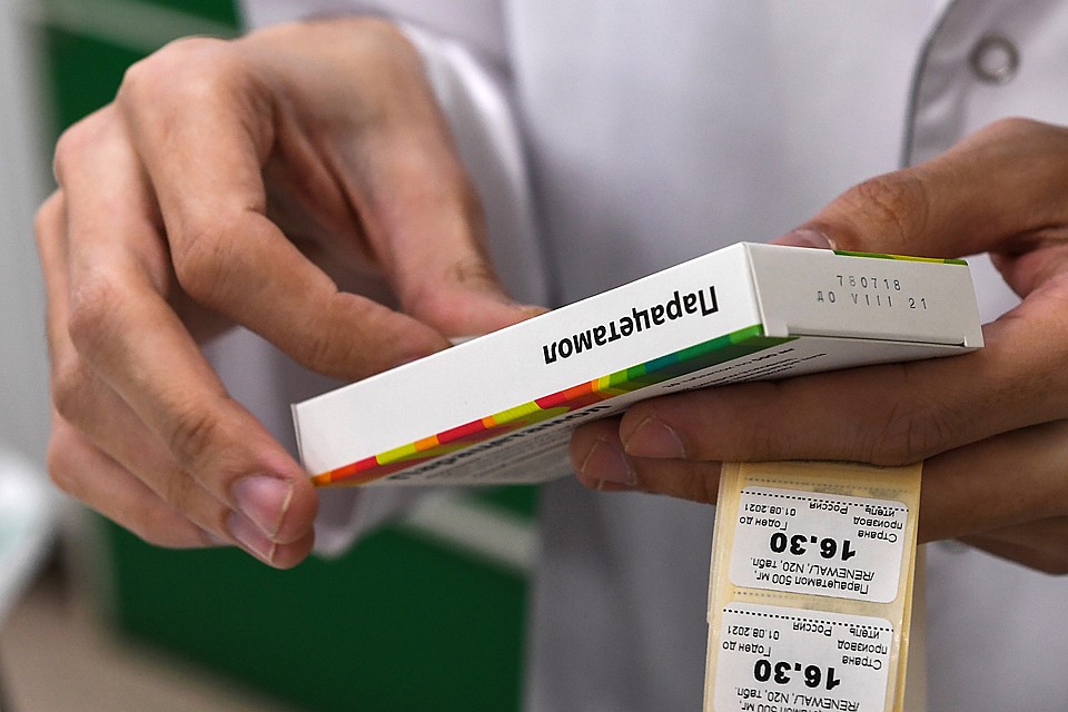 Москвичи жалуются, что из аптек пропал парацетамол. Фото: Кирилл Кухмарь/ТАСС 