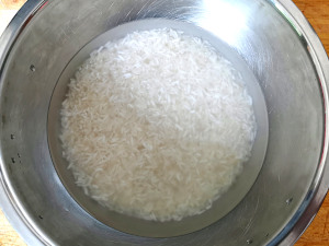 soak rice for rice porridge