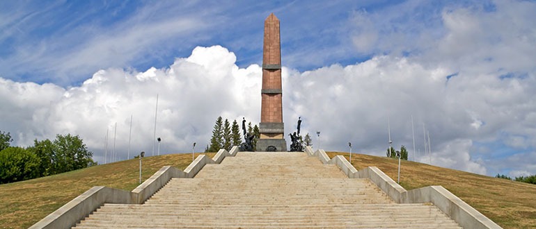 Монумент Дружбы Уфа